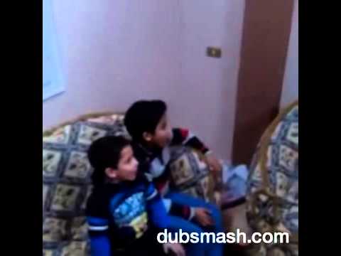 تعليقات ساخرة من التعليم عبر  dubsmash