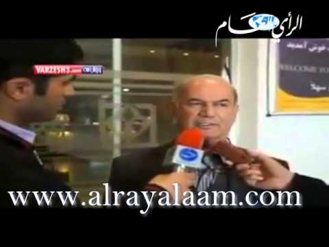 رئيس نادي يضرب مراسلا على الهواء